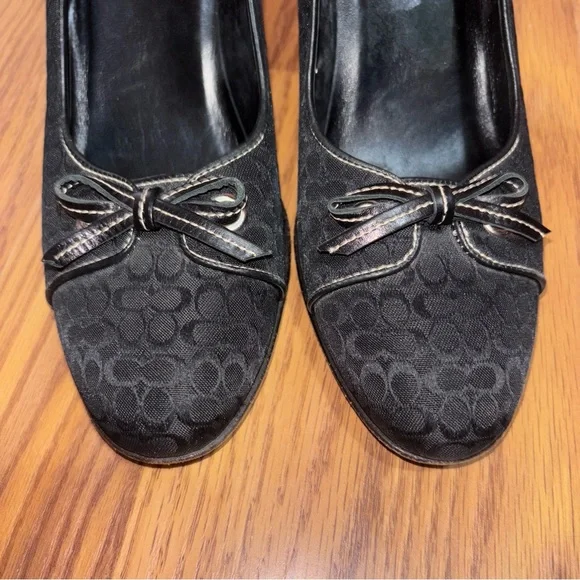 Coach Women's Black Pumps - Picture 7 of 7